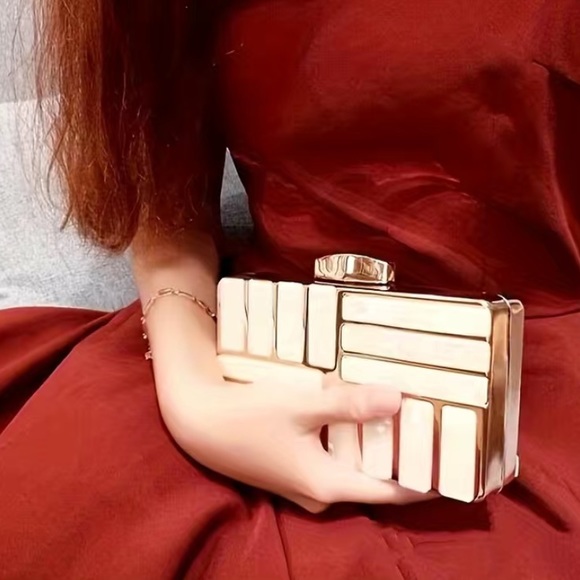 Luxe cream gold color party formal clutch - Picture 5 of 12